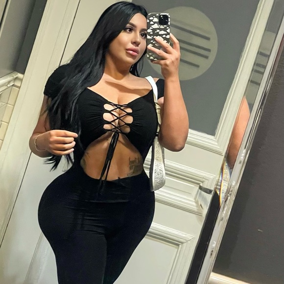 Meet your Posher, Elizabeth - Picture 1 of 1